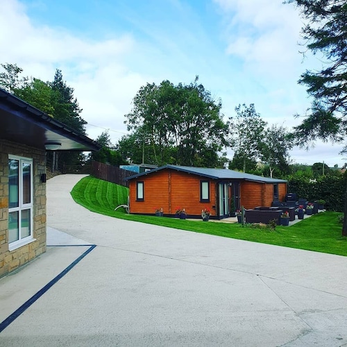 Homely Luxury cottage 1