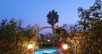 Neues Ferienhaus mit privatem Pool, 2 min zu Fuß vom Strand entfernt