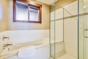 Hair dryer, towels - Dolomite Ultimate Escape #7 (Truckee)