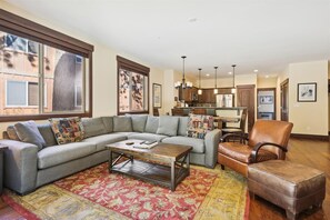 Smart TV, fireplace, DVD player