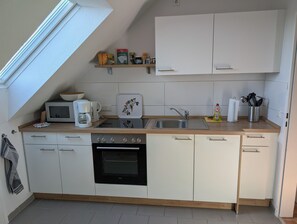 Fridge, oven, stovetop, dishwasher - Modern apartment in an attractive location (Groß Hehlen)