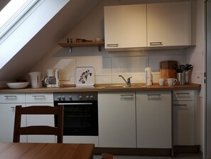 Refrigerador, horno, placa de cocina, lavavajillas