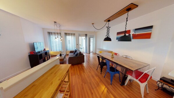 Smart TV, DVD player
