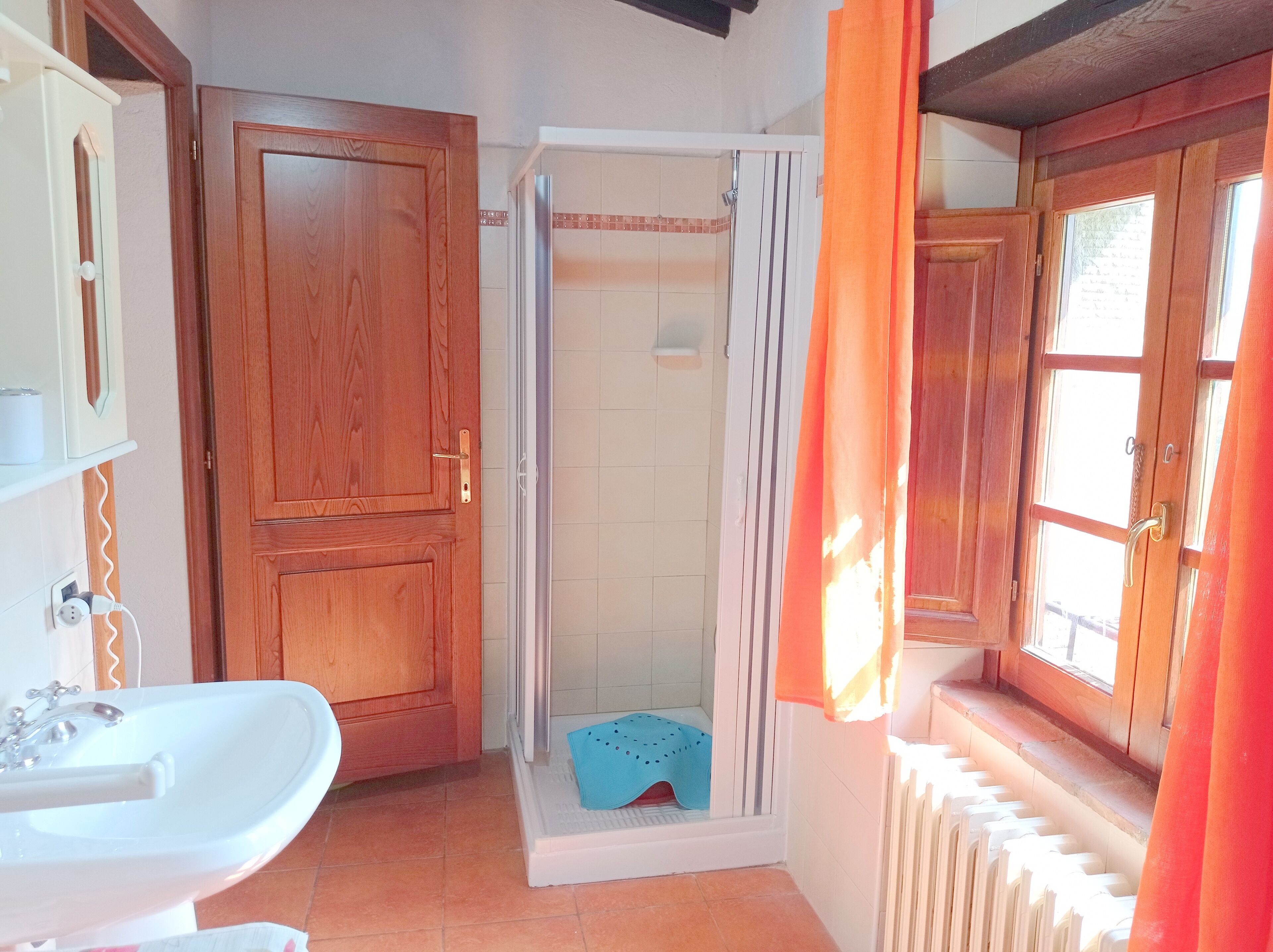 公寓, 2 間臥室 (Rosa) | 浴室 | 淋浴設備、淋浴花灑、吹風機、坐浴桶