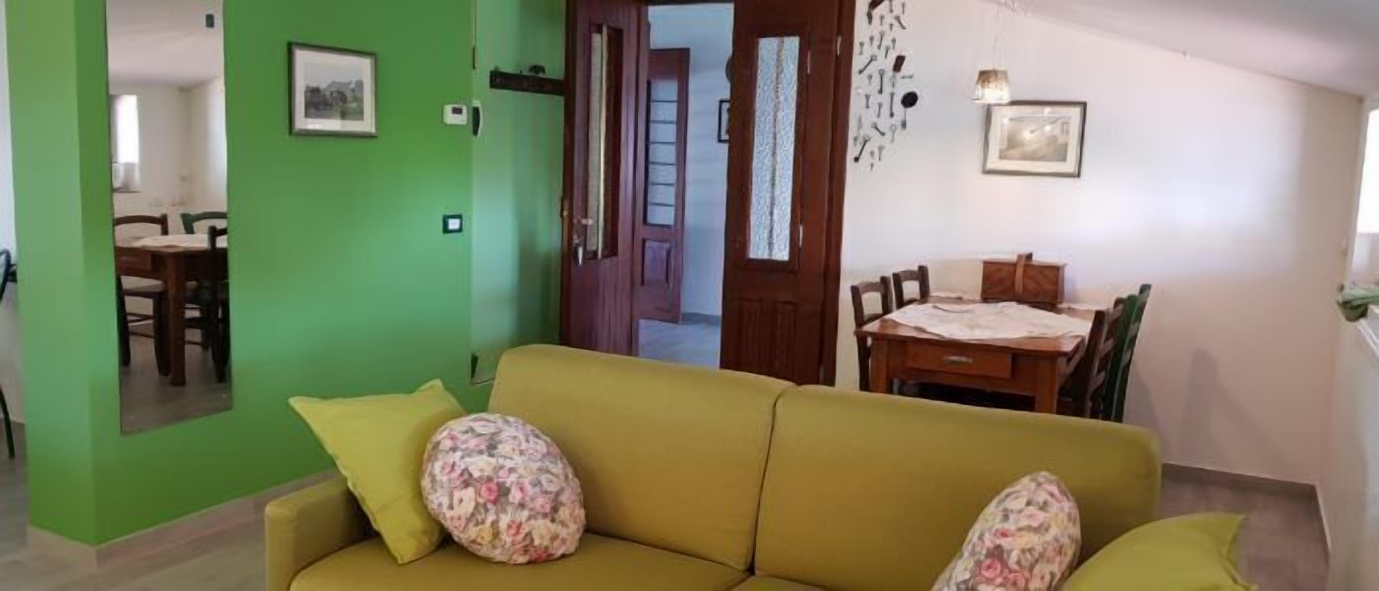 Camera Design, bagno in camera, vista montagna | Area soggiorno | TV a schermo piatto