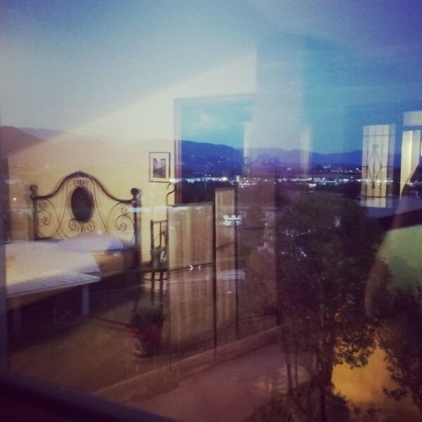 Deluxe Room, Ensuite, Valley View | City view