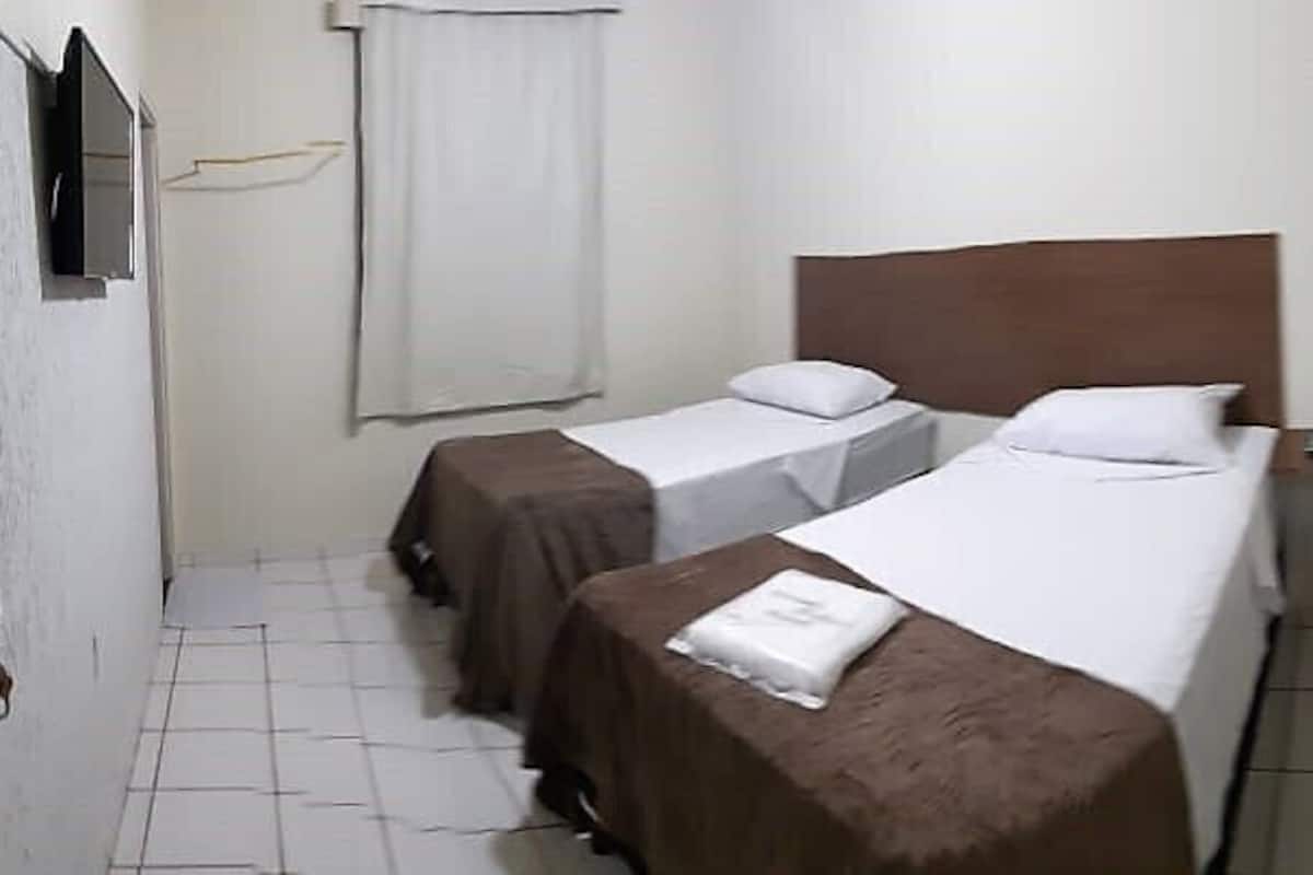 Traditional-Suite, 2 Einzelbetten | 1 Schlafzimmer, Allergikerbettwaren, Schreibtisch
