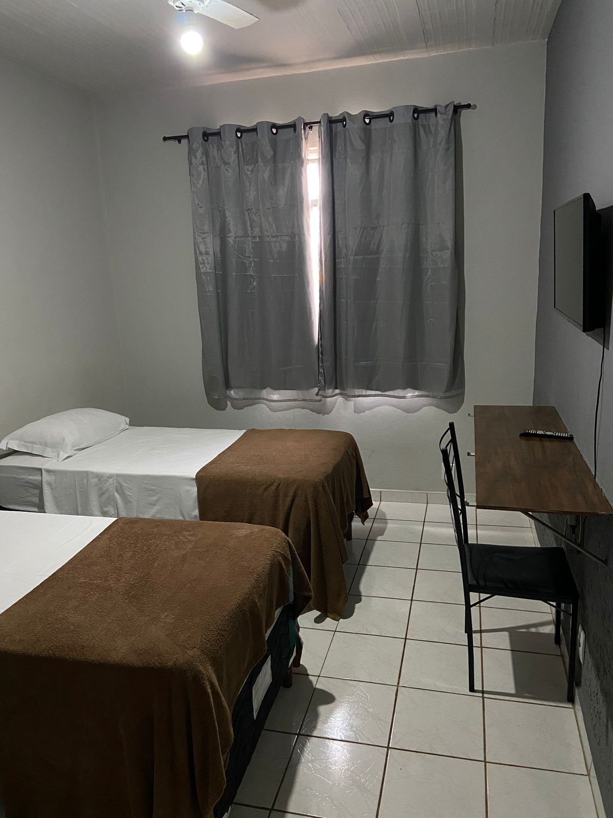 เครื่องนอนป้องกันสารก่อภูมิแพ้, โต๊ะทำงาน, พื้นที่ทำงานแบบใช้แล็ปท็อป