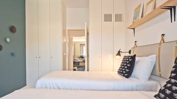 3 bedrooms, in-room safe, iron/ironing board, free WiFi