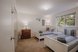 3 bedrooms, free WiFi, bed sheets
