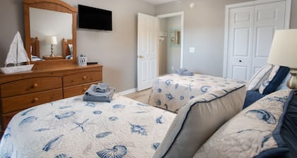 True Blue Retreat | Pool Steps Away + 1st Floor