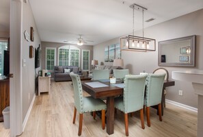 Dining - Luxury 1st Floor! 3BD True Blue Resort Golf, Beach 3 min drive, 5 Pools, Sleep 8 (Pawleys Island)