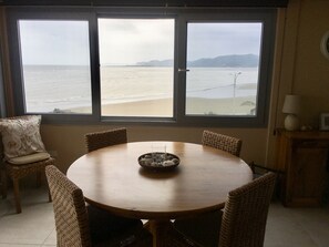 Panoramic Condo | In-room dining
