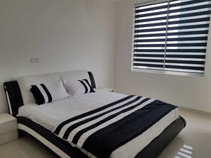 4 bedrooms, WiFi - The Aadyah Mount Pinnacle Suites 4BR (Mount Lavinia)