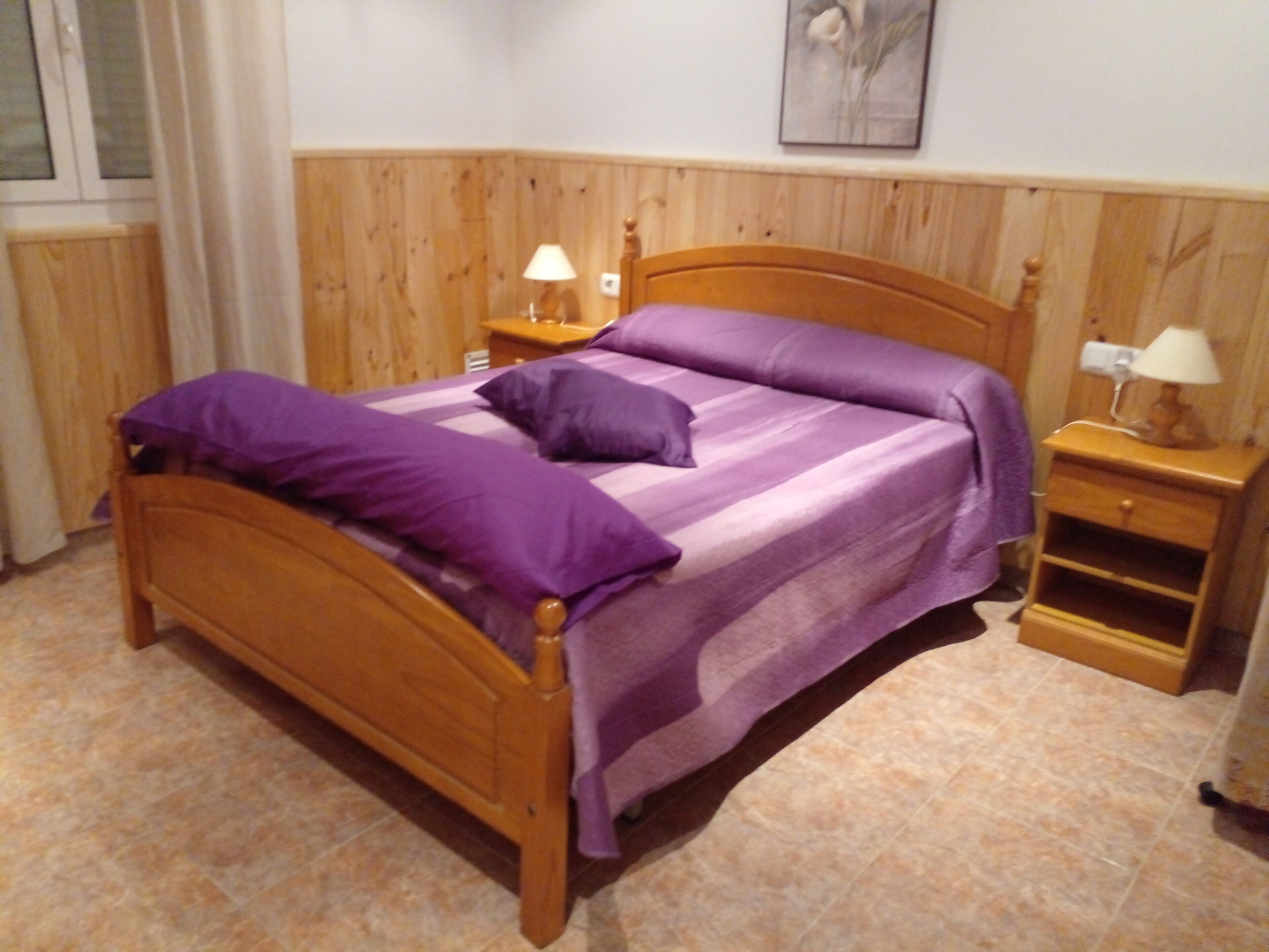 6 slaapkamers, een strijkplank/strijkijzer, wifi, beddengoed