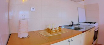 Lovely 1Bedroom Apartment with Wi-Fi & Parking