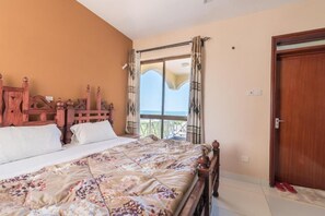 3 bedrooms, iron/ironing board, free WiFi, bed sheets - Ocean and City View Apartments Nyali Mombasa Kenya (Mombasa)