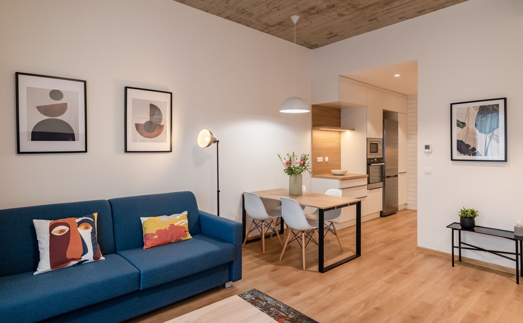 Deluxe-Apartment | Wohnzimmer | 55-Zoll-LCD-Fernseher mit Kabelempfang, Fernseher