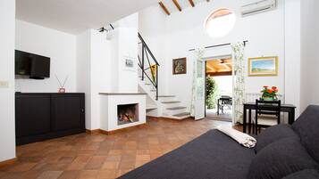 Familienapartment, 2 Schlafzimmer (TC2) | Wohnbereich