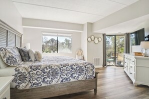 2 camere, una scrivania, ferro/asse da stiro, culla da viaggio