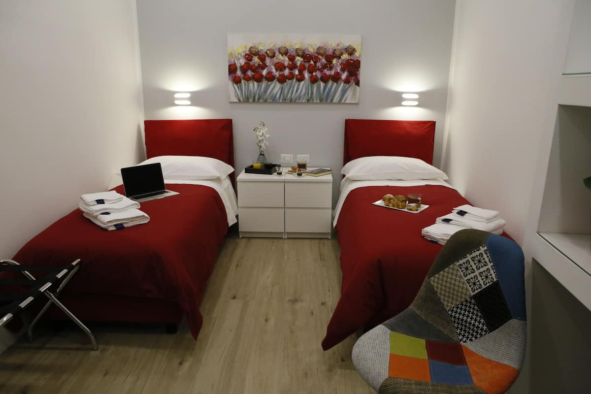 City tvåbäddsrum | Sängtillbehör av högsta kvalitet, duntäcken och memory foam-madrasser