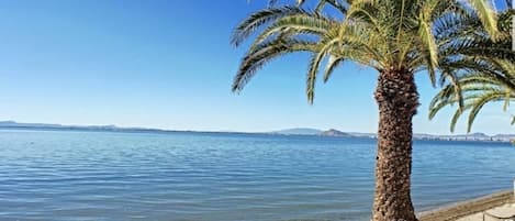 Beach nearby, sun-loungers, beach towels