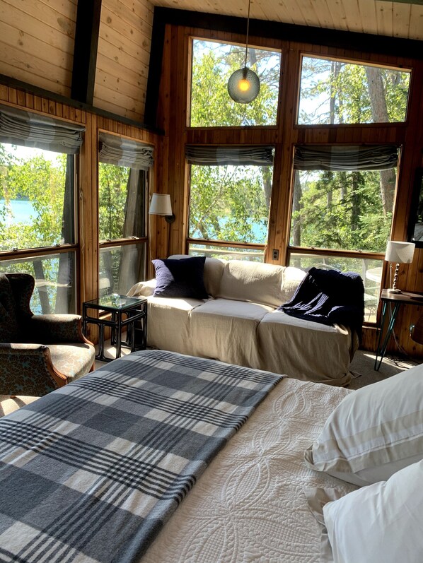 6 habitaciones, escritorio, tabla de planchar con plancha y wifi gratis 