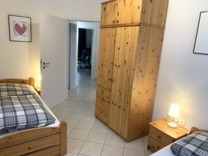2 bedrooms, iron/ironing board, travel cot, WiFi