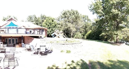 The Aerie- Luxury Lakeside Getaway - Private Beach & Boatdock