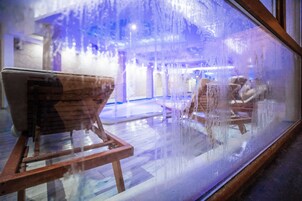 Indoor pool, seasonal outdoor pool, sun loungers