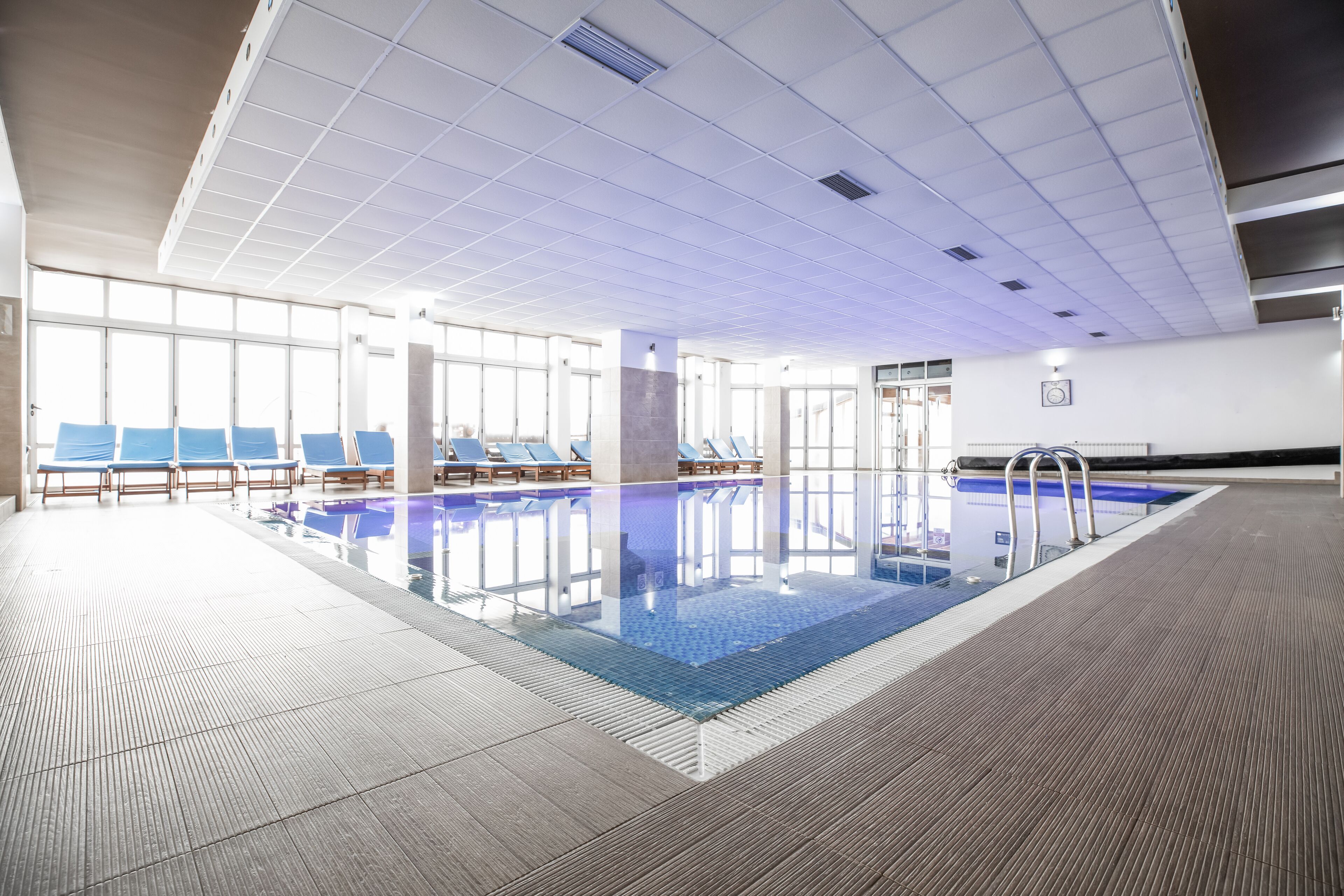 Indoor pool, seasonal outdoor pool, sun loungers
