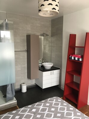 2 Schlafzimmer, Bügeleisen/Bügelbrett, kostenloses WLAN, Bettwäsche