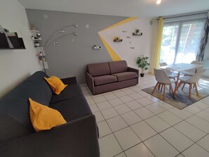 TV, Netflix, streaming services - ⭐ Eldorado Saint-Jacques ♣ at North of Toulouse ⭐ Terrace ⭐ Parking ⭐ WiFi ⭐ (Saint-Alban)