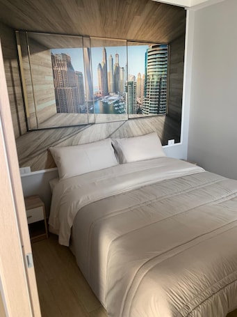 1 bedroom, down comforters, minibar, free WiFi