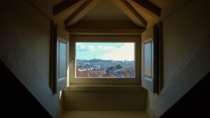 Kattohuoneisto, 2 makuuhuonetta | Äänieristys, ilmainen Wi-Fi, vuodevaatteet