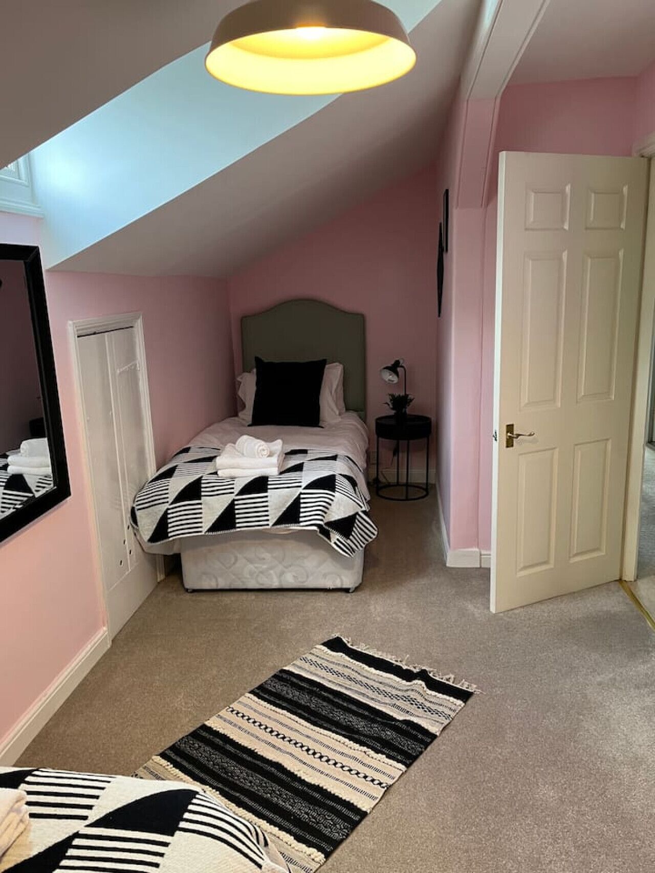 8 bedrooms, desk, iron/ironing board, travel crib