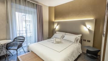 Comfort Room (Efesto) | Egyptian cotton sheets, premium bedding, down comforters
