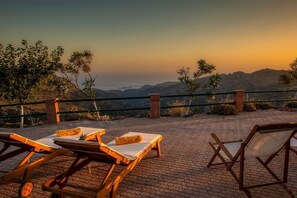 Terrace/patio - Best View Mountain Villa - Private Pool with amazing view - Temenia (Temenia)