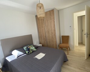 2 camere, ferro/asse da stiro