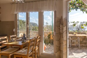 View from room - Apartments Mirian (Petrovac)