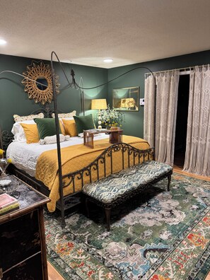 2 bedrooms, in-room safe, iron/ironing board, free WiFi - Cozy cottage nestled in the woods near WILLSTELLA Farm Venue (Kernersville)