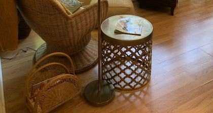 Cozy cottage nestled in the woods near WILLSTELLA Farm Venue