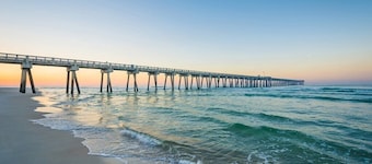 **Beautiful Beach Getaway** 2 Bedroom /2.5 Bathroom Gulf Side Townhouse