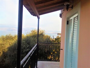 Appartement, 2 slaapkamers | Uitzicht vanaf balkon