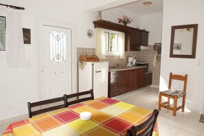 Apartment, 2 Bedrooms | Living area