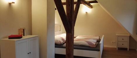 2 dormitorios, tabla de planchar con plancha, wifi y ropa de cama