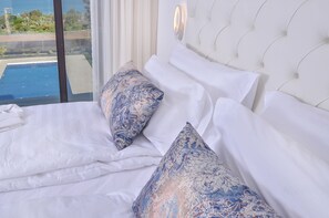 2 chambres, bureau, fer et planche à repasser, accès au Wi-Fi (inclus)