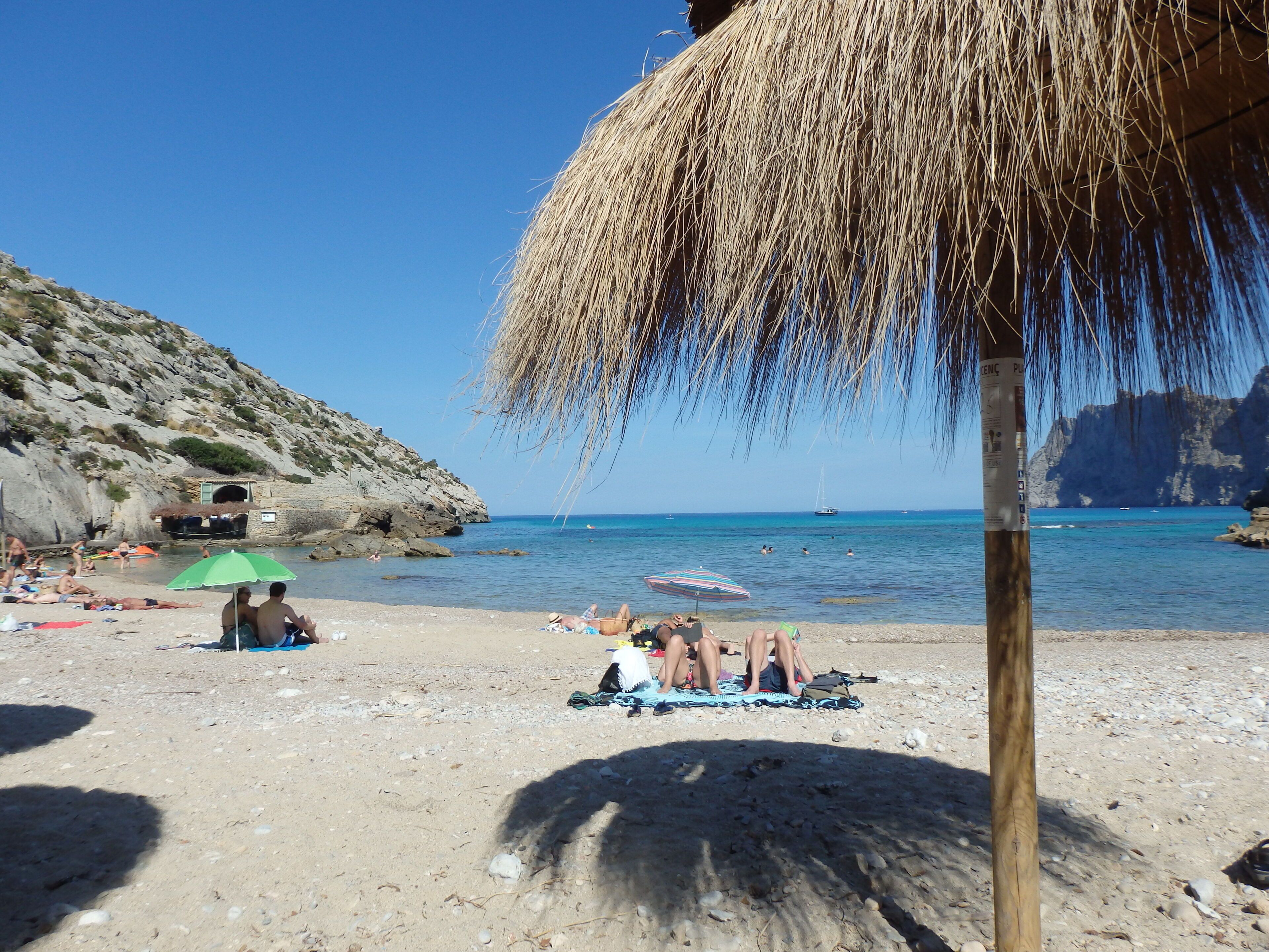 Beach nearby, sun loungers