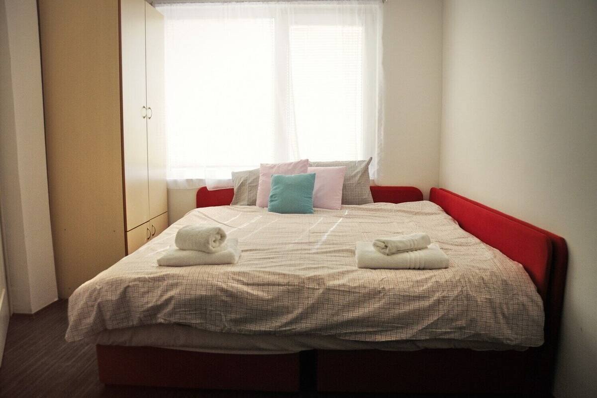 Apartamento família, banheiro compartilhado | Quartos à prova de som, ferros/tábuas de passar roupa, Wi-Fi de cortesia