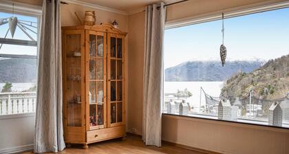 Superbe maison de 3 chambres Ă  Etne